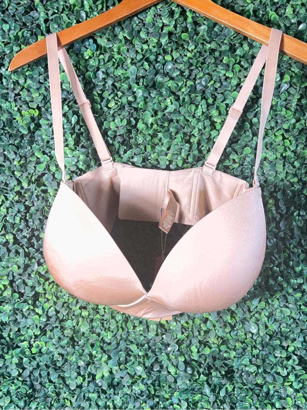 SKIMS Ultimate Push-Up Strapless Bra Clay Nude 36DDD NWT